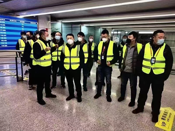 1673935705366329.jpg 5201673935658_.pic.jpg